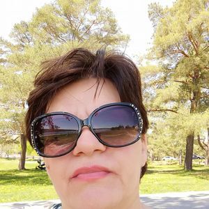 Meet your Posher, Nada